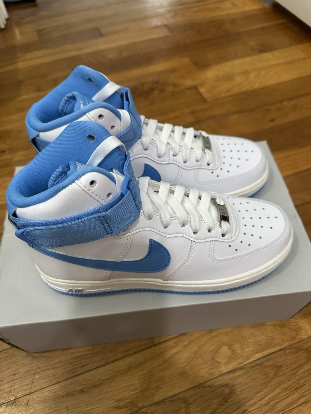 *Slightly Used* Air Force 1 High Women White Blue (DX3805-100) Size 6.5W
